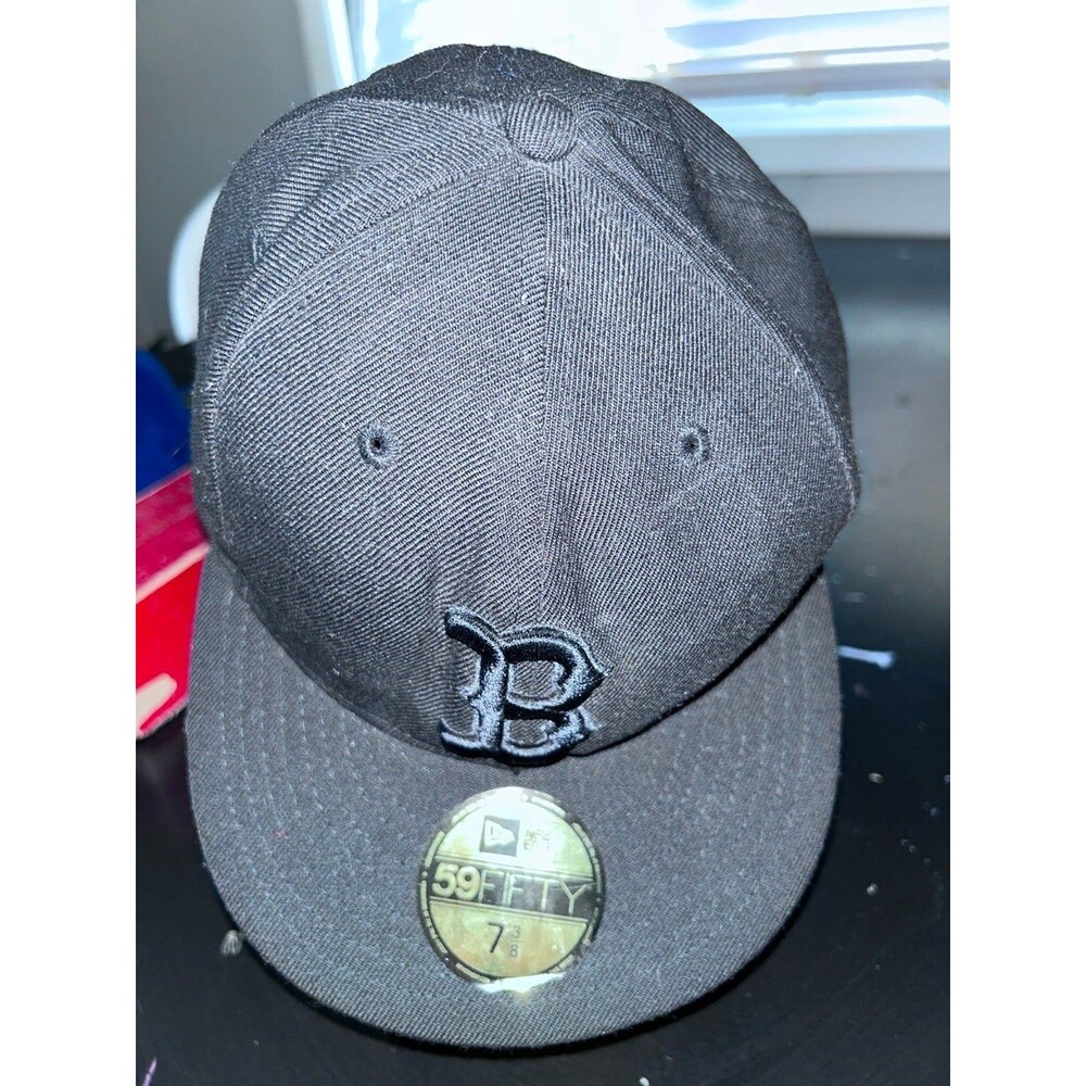 New Era Boston Red Socks Fitted Hat  7 3/8 Black
